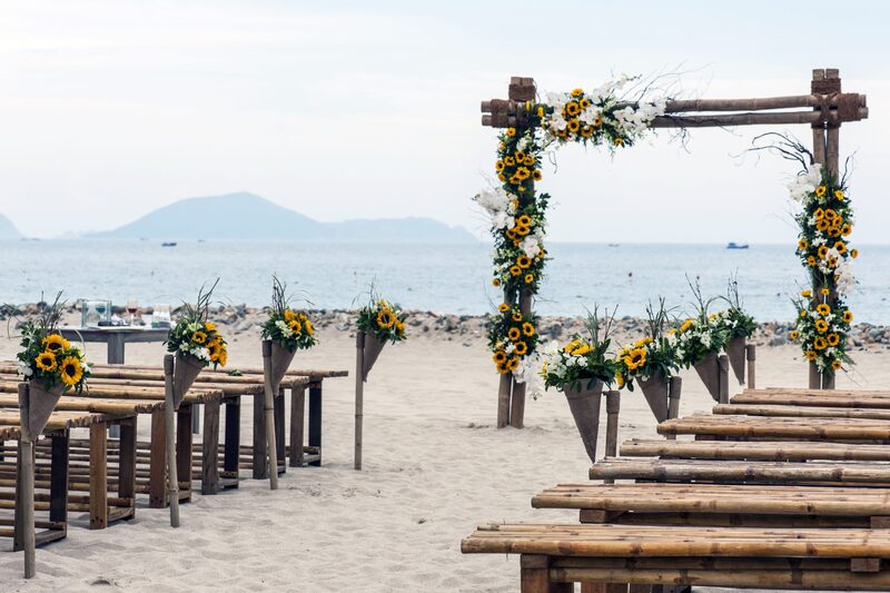 Một hôn lễ với biển xanh, cát trắng tại Mia Resort