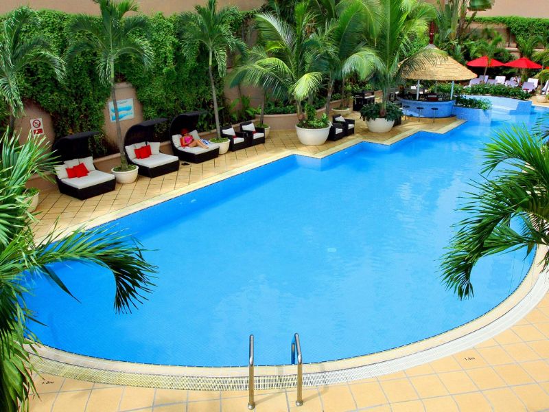 Hồ bơi tại Khách sạn Caravelle (Ảnh: Sưu tầm)