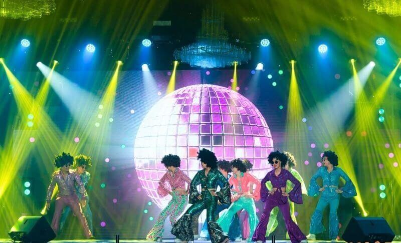 Year End Party – Retro Vibes đầy sắc màu hoài niệm (Ảnh: sưu tầm)