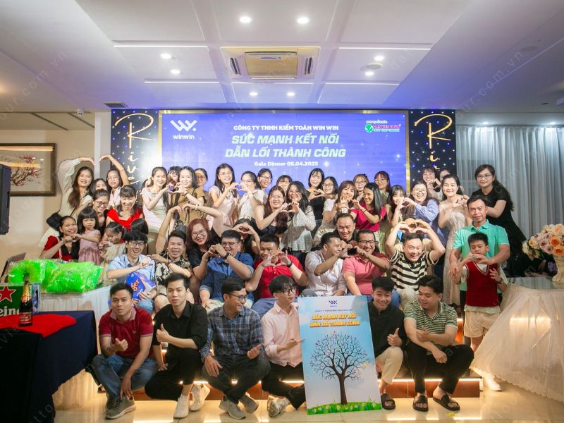 Event công ty giữa năm là dịp tái tạo lại năng lượng tinh thần nhân sự (Ảnh: Đất Việt Event) 