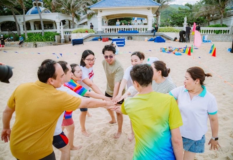 Khởi động Teambuilding giúp các thành viên nhanh chóng kết nối