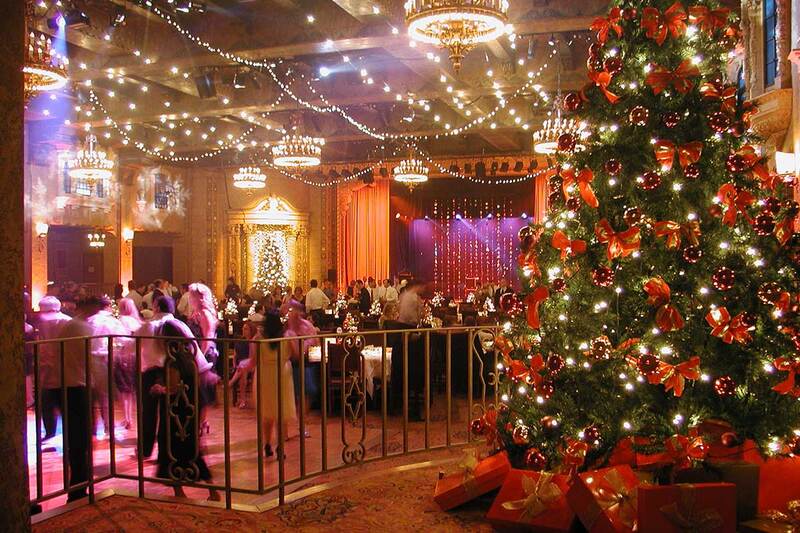 Tổ chức year end party - Lựa chọn thời điểm trước Tết Dương lịch