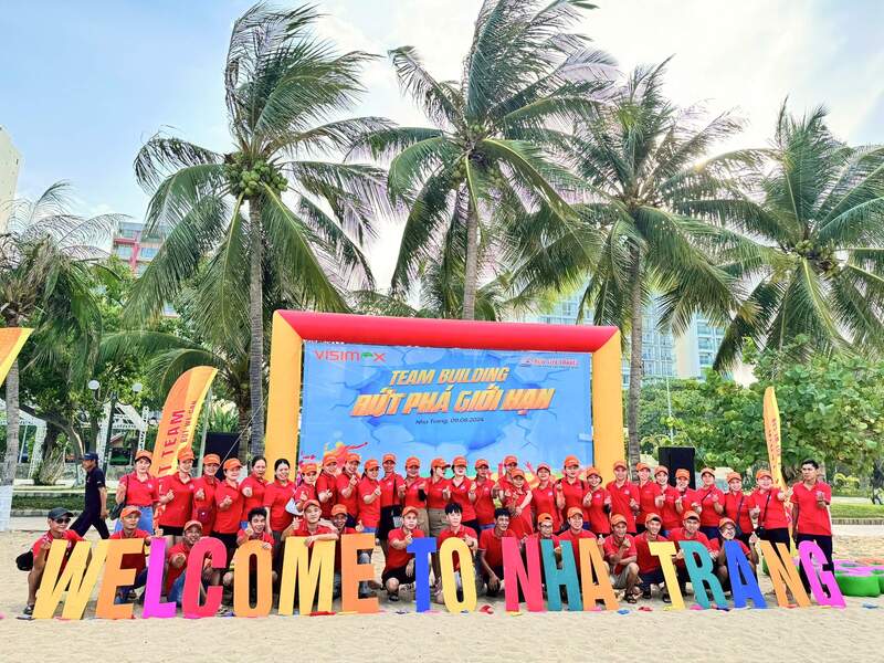 Team building bãi biển ở Nha Trang